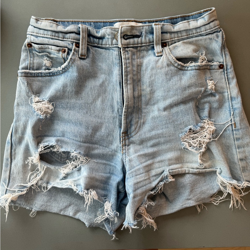 Abercrombie curve size 27 Jean shorts